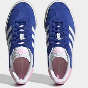 Bought these brand new and they came in just a tad too big!